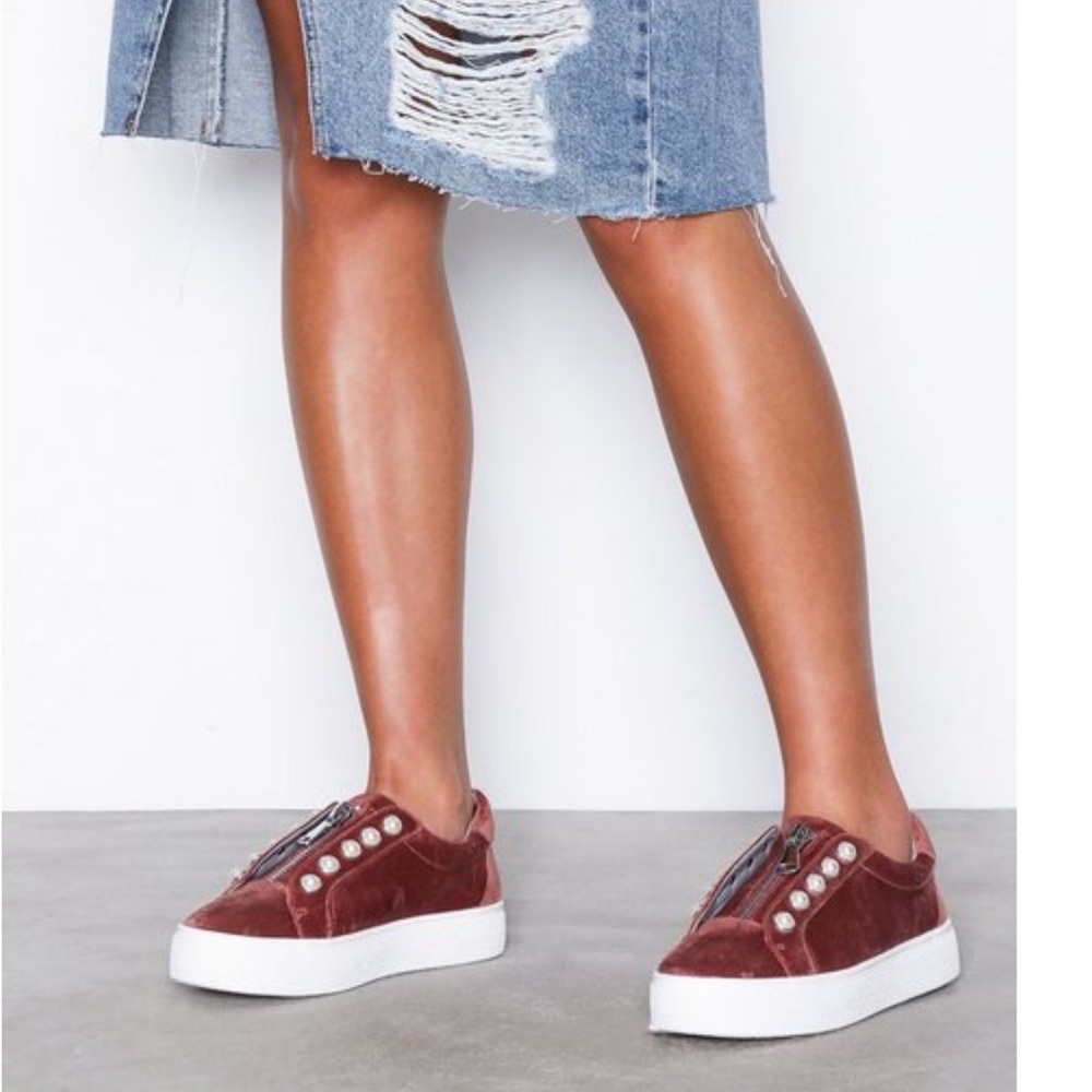 STEVE MADDEN Embellished Shoes - Picture 3 of 8